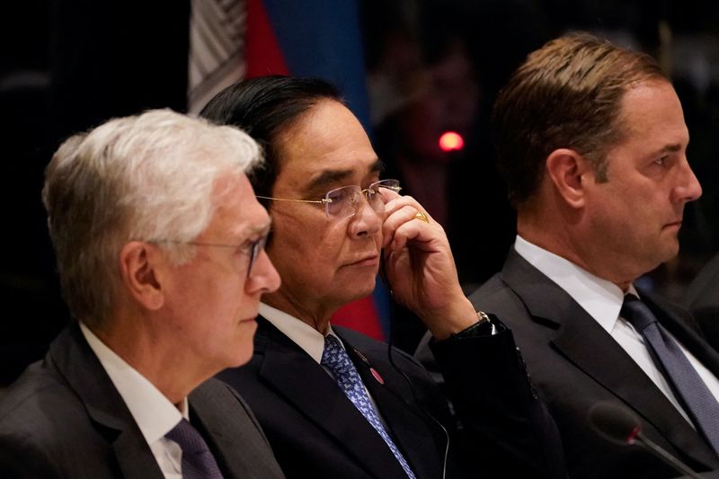 Premierminister Prayuth Chan o-Cha aus Thailand hört sich eine Übersetzung von Bemerkungen während eines Treffens zwischen ASEAN-Führungskräften und US-Wirtschaftsvertretern im Rahmen des ASEAN-US-Gipfels in Washington an