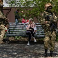 Russische Streitkräfte übernahmen in den ersten Tagen des Militärfeldzugs Moskaus in der Ukraine die Kontrolle über Berdjansk, eine Hafenstadt am Asowschen Meer.