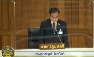 Prayuth gab bekannt, dass Thailand „finanziell abgesichert“ sei, aber die Opposition beschuldigt den Premierminister, den Staatshaushalt misshandelt zu haben
