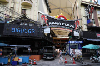 Pubs und Bars in Soi Nana, einem beliebten Ausgehziel in Bangkok, werden voraussichtlich wiederbelebt, nachdem die Beschränkungen von Covid ab Mittwoch gelockert wurden