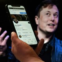Elon Musk, der sich von seinem Deal zum Kauf von Twitter zurückzieht, bereitet die Voraussetzungen für einen Rechtsstreit über eine Auflösungsgebühr von 1 Milliarde US-