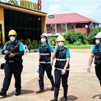 Das Innenministerium forderte die Durchsetzung von Gesetzen, um eine Wiederholung der Tragödie von Mountain B zu verhindern, als 83 Bars in Bangkok geschlossen wurden