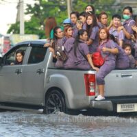 Die thailändische Polizei erwägt ein „Untergesetz“, um die Anzahl der Passagiere von Pickups zu begrenzen