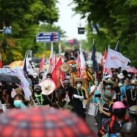 Illegale Versammlungen könnten mit zwei Jahren Haft oder einer Geldstrafe von 40.000 Baht geahndet werden