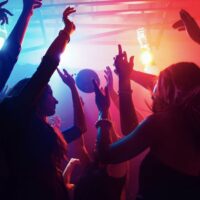 Tourismusministerium schlägt Zoneneinteilung für Nachtclubs vor, die bis 4 Uhr morgens geöffnet sein sollen