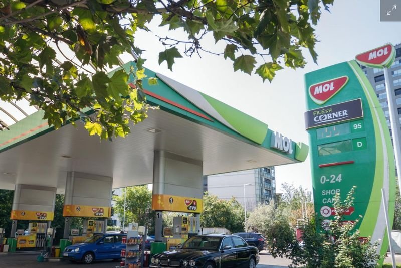 Autofahrer tanken am 17. August an einer Tankstelle in Bukarest, Rumänien. Hohe Energiepreise dürften weiterhin finanzielle Probleme für Hersteller und Haushalte verursachen. Autofahrer tanken am 17. August an einer Tankstelle in Bukarest, Rumänien. Hohe Energiepreise dürften weiterhin finanzielle Probleme für Hersteller und Haushalte verursachen.