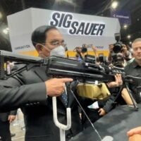 Das Rechtsteam von Prayuth reicht Dokumente zur Klärung der vom Verfassungsgericht aufgeworfenen Fragen für eine Amtszeitbeschränkung von 8 Jahren ein