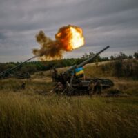 Die westliche Waffenproduktion steigt, während die Ukraine die Lagerbestände durchbrennt