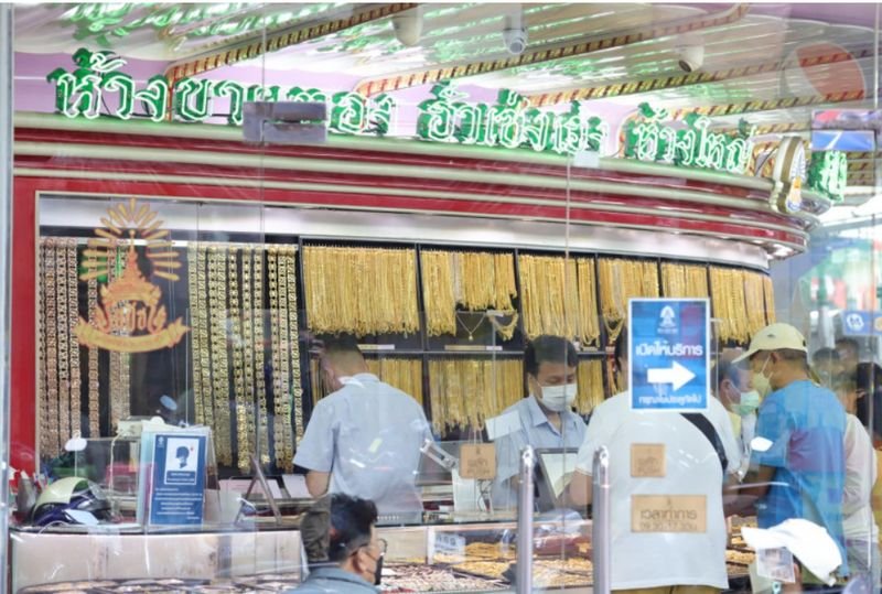 Gold wird in einem Geschäft von Hua Seng Heng in der Yaowarat Road gehandelt