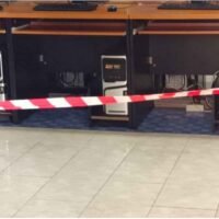 Nach dem Tod eines Schülers am Donnerstagnachmittag sperrt das Tatortband das Computerklassenzimmer der Wat Lad Pla Duk Schule im Distrikt Bang Bua Thong in Nonthaburi ab