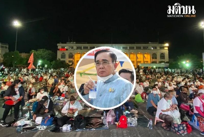 Protest gegen den suspendierten Premierminister Prayuth Chan o-cha in der Nacht des 23. August 2022 auf dem offenen Gelände der Bangkok Metropolitan Administration (BMA)