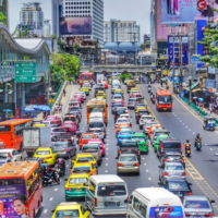 Thailands neue Verkehrsgesetze traten am 5. September in Kraft. Die Polizei hat jedoch beschlossen, in den ersten drei Monaten nachsichtig zu sein,