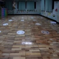 In dem Raum im Uthai Sawan Child Development Center, in dem Kinder schliefen, stürmte ein ehemaliger Polizist herein und tötete alle bis auf einen von ihnen. (Reuters-Foto)