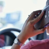 Neue Strafen für die Nutzung eines Mobiltelefons während der Fahrt in Thailand