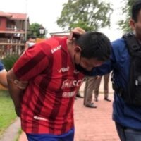 Noch mehr Verlegenheit für die RTP, als ein Polizist, der Waffen stiehlt und Glücksspiel spielt, beim Versuch, aus Thailand zu fliehen, geschnappt wird