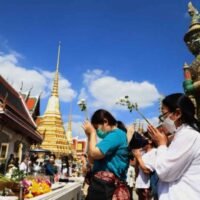 . Das thailändische Finanzministerium wird dem Kabinett heute am Dienstag (29. Nov.) eine Reihe von Konjunkturpaketen zur Prüfung vorlegen, um die Verbraucherausgaben während der Neujahrszeit anzukurbeln