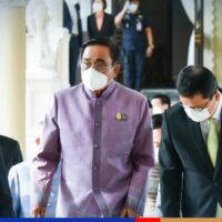„Wir können es erklären“, sagt der thailändische Premierminister, während der Aufschrei über Land für Ausländer immer lauter wird