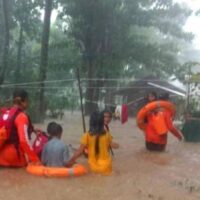 : Die Zahl der Todesopfer durch den Regen am Weihnachtstag im Süden der Philippinen ist auf 13 gestiegen, teilten die Behörden am Dienstag mit, wobei die Suche nach 23 Personen noch andauert, als die Überschwemmungen zurückgingen