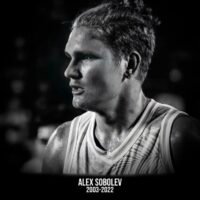 Ein in Pattaya aufgewachsenes russisches Basketball Wunderkind, Herr Alexey Sobolev, starb im jungen Alter von 19 Jahren, nachdem er auf einem Basketballplatz im Bezirk Banglamung durch einen defekten Beleuchtungsmast einen Stromschlag erlitten hatte.