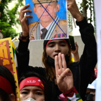 Eine Demonstration gegen die Hinrichtung von vier Gefangenen durch die myanmarische Militärjunta vor der myanmarischen Botschaft in Bangkok am 26. Juli 2022. Myanmars Junta hat vier Gefangene hingerichtet, darunter einen ehemaligen Gesetzgeber der Partei von Aung San Suu Kyi, teilten staatliche Medien am 25. Juli in den Landesmedien mit erste Anwendung der Todesstrafe seit Jahrzehnten