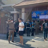 Die Behörden haben zwei Luxushäuser sowie, Bargeld und andere Vermögenswerte in Pattaya im Wert von etwa 50 Millionen Baht von einem chinesischen Staatsbürger beschlagnahmt, der der Beteiligung am illegalen Drogenhandel beschuldigt wird