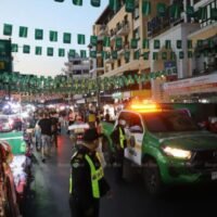 Der Silvester Countdown auf der Khao San Road wird angesichts der aktuellen „fragilen“ Stimmung abgesagt, aber die Unterhaltungsstätten in dem beliebten Touristentreffpunkt werden wie gewohnt geöffnet sein, sagt ein lokaler Wirtschaftsführer