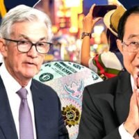 Der plötzliche Rückgang des Dollars gegenüber dem Baht in dieser Woche steht im Zusammenhang mit Äußerungen des Vorsitzenden der US-Notenbank, Jerome Powell (links), dass weitere Zinserhöhungen im Einklang mit der niedrigeren US-Inflation moderiert werden könnten