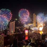 Die thailändische Tourismusbehörde (TAT) unterstützt die Neujahrs Countdowns und Feierlichkeiten, die wie geplant stattfinden, solange die Regierung keine Stornierungen anordnet, sagen die dafür zuständigen Beamten