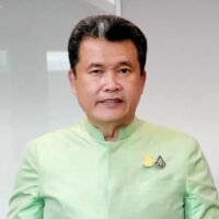 Der ständige Innenminister Suttipong Juljarern scheint wieder in heißem Wasser zu sein, da die Menschen in Phuket planen, sich am Donnerstag (5. Januar) in der neuen Provinzhalle zu versammeln, um gegen seine angeblichen Beleidigungen gegen die Müllentsorgung und das Umweltmanagement der Provinzverwaltung zu protestieren.