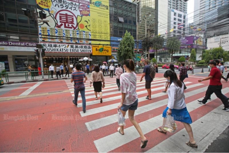 Ausländische Investitionen sind im vergangenen Jahr um 56 % auf 129 Milliarden Baht gestiegen, wobei Japan in Bezug auf das Budget zur Entwicklung von Unternehmen in Thailand die Liste anführt. Japans Investitionswert belief sich nach Angaben des Handelsministeriums auf 39,5 Milliarden Baht, gefolgt von China mit 23,3 Milliarden und Hongkong mit 18,2 Milliarden Baht.