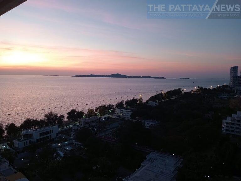 Laut Herrn Ekarat Sukantharo, dem Direktor des Pattaya Harbour Office, wird Jomtien Beach sein Erweiterungsprojekt in naher Zukunft vom derzeit erweiterten Gebiet der Soi 11 in Richtung Dongtan Beach fortsetzen. Herr Ekarat erklärte auch, dass das fertige Projekt seiner Meinung nach mit Miami Beach in Florida in den Vereinigten Staaten vergleichbar sein wird.