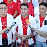 Premierminister Prayuth Chan o-cha wurde gestern (29. Januar) aufgefordert, an einer offenen Debatte zwischen den parteiischen Kandidaten für das Amt des Premierministers teilzunehmen. Der Führer der Pheu Thai, Chonlanan Srikaew, forderte Prayuth auf, sich der vorgeschlagenen Debatte zwischen den verschiedenen parteiischen Anwärtern auf das Amt des Premierministers irgendwo in naher Zukunft anzuschließen, wo sie ihre Vision zu verschiedenen Themen offen zum Ausdruck bringen könnten.