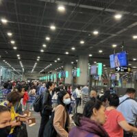 Ausländer aus dem sogenannten „globalen Norden“, die nach Thailand reisen, können zum größten Teil einfach kommen, wann immer sie wollen, ohne dass ein Visum für Aufenthalte zwischen 45 und 90 Tagen erforderlich ist.