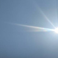 Thailands Trockenzeit wird voraussichtlich Ende Februar beginnen, 1 - 2 Wochen später als normal, aber die Durchschnittstemperaturen werden höher sein als im letzten Jahr und von Mitte März bis Mitte April in einigen Gebieten sogar 40 - 43 °C erreichen. Nach den Angaben des thailändischen Meteorologischen Dienstes wird die durchschnittliche Höchsttemperatur in diesem Sommer im Norden des Landes auf 35,5 °C prognostiziert, was nahezu normal ist, aber höher als die 34 °C des letzten Jahres.