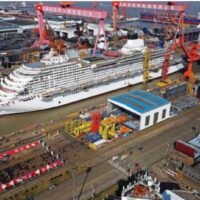 China beabsichtigt, noch in diesem Jahr sein erstes selbstgebautes Kreuzfahrtschiff auf den Markt zu bringen, was den ersten Vorstoß des Landes in einen Sektor darstellt, der lange Zeit von europäischen Werften dominiert wurde, und gleichzeitig einen entscheidenden Schritt in den Bemühungen darstellt, seine Abhängigkeit von externen Quellen zu verringern.