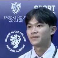 Der Direktor einer Schule in Chiang Mai hat seine Überraschung über den plötzlichen Tod des jungen „Wild Boars“ Fußballers Duangphet „Dom“ Phromthep in England zum Ausdruck gebracht und gesagt, die Schule warte auf die Autopsieergebnisse, um die genaue Ursache zu erfahren.