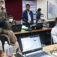 Thai Rath berichtete über die Entwicklungen im Fall eines Programmierers und Administrators einer Online Glücksspielseite, der behauptet, er sei angegriffen, entführt und damit bedroht worden, seine Familie zu töten. Das alles stammte angeblich von einem Polizisten im Rang eines Generalmajors, der ein Klassenkamerad von Pol Lt Gen Surachate Hakpan war, Thailands berühmtestem stellvertretenden Kommandanten, der den Spitznamen Big Joke trägt.