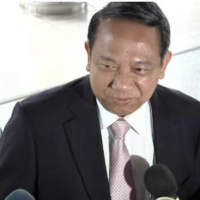 Das thailändische Strafgericht hat gesetern (Donnerstag) einen Haftbefehl gegen den ehemaligen Generaldirektor der Abteilung für Sonderermittlungen, Tarit Pengdit, erlassen, um sicherzustellen, dass er vor Gericht anwesend ist, um das Urteil des Obersten Gerichtshofs zu hören, das voraussichtlich am 24. März verlesen wird.