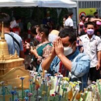 Die Abteilung für Kulturförderung hat sich mit der Bangkok Metropolitan Administration (BMA) und den wichtigen Tourismusprovinzen zusammengetan, um die traditionelle Art der Feier des Songkran Festivals zu fördern. Der Umzug erfolgt, nachdem Songkran von der Organisation der Vereinten Nationen für Erziehung, Wissenschaft und Kultur (Unesco) auf eine vorläufige Liste für die Anerkennung als immaterielles Kulturerbe gesetzt wurde