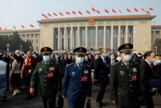 China sagte am Sonntag, dass seine Militärausgaben so schnell wie seit vier Jahren nicht mehr steigen würden, und warnte vor „eskalierenden“ Bedrohungen aus dem Ausland bei einer Sitzung seines Stempelparlaments, das Xi Jinping eine dritte Amtszeit als Präsident geben soll.