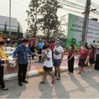 Der Generalsekretär der Association of Southeast Asian Nations (ASEAN) hat zugesagt, die Bemühungen zur Bekämpfung der grenzüberschreitenden Dunstverschmutzung in der Region zu unterstützen. Kao Kim Hourn stattete Premierminister Prayuth Chan o-cha gestern während eines offiziellen Besuchs in Thailand einen Höflichkeitsbesuch im Government House ab.