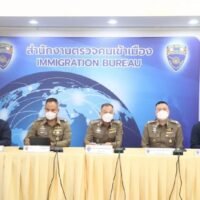 Die thailändische Einwanderungsbehörde unter der Leitung von Pol Generalleutnant Phakphoomphat Sajjaphan gab die jüngsten Verhaftungen von Ausländern bekannt, die in Thailand einen sicheren Hafen gefunden haben, nachdem sie im Ausland mehrere Verbrechen begangen hatten.