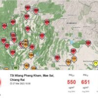 Das Pollution Control Department meldete am Montagmorgen über die Webseite http://air4thai.pcd.go.th/ die Luftverschmutzung in der nördlichen Region. Gefahrenstufen sind in Rot und die Zahlen sind der Luftqualitätsindex (AQI) Am Montagmorgen wurden im Norden und oberen Nordosten erneut gefährliche PM 2,5 Staubwerte gemessen, die im Mae Sai Distrikt von Chiang Rai über 24 Stunden einen Höchstwert von 550 Mikrogramm pro Kubikmeter Luft erreichten.