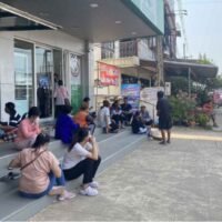 Die Polizei berichtet, dass viele Menschen sich beeilen, ihre „Maultier“ Bankkonten zu schließen, von denen sie sagen, dass sie ohne ihr Wissen von Betrügern eröffnet wurden, die sie dazu verleitet haben, ihre persönlichen Daten herauszugeben. Sie sind auch zu ihren örtlichen Polizeistationen geeilt und haben darauf bestanden, dass sie unschuldig seien und von Kriminellen ausgetrickst worden seien.