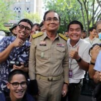 Alle Augen sind auf Premierminister Prayuth Chan o-cha, den Chefstrategen der United Thai Nation Partei (UTN), gerichtet, um zu sehen, ob er als erster in das Parteilistensystem aufgenommen wird. Die Partei wird ihre Entscheidung am Samstag der Öffentlichkeit bekannt geben.