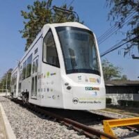 Ein ehrgeiziger Plan, Thailands erstes Stadtbahnnetz außerhalb von Bangkok zu bauen, wird in der nordöstlichen Stadt Khon Kaen verwirklicht. Die Arbeiten an einem 26 km langen Stadtbahnsystem, das durch die Stadt führen soll, werden 2024 beginnen.