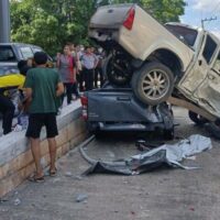 Der Generalsekretär des thailändischen Gesundheitsministeriums, Dr. Opas Karnkawinpong, berichtete, dass die Zahl der schweren Verletzungen im Zusammenhang mit Verkehrsunfällen während des diesjährigen Songkran Festivals zugenommen habe und dass 91 % der schweren Verletzungen durch Personen verursacht wurden, die die Sicherheitsgurte vernachlässigten.