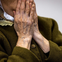 Während Familientreffen während des Songkran Festivals üblich und beliebt sind, verbringen viele ältere Thailänder die Feiertage allein, so wie sie es den Rest des Jahres auch tun. Mit 74 Jahren ist Buakaew einer von ihnen.