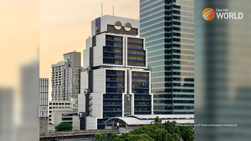 Bangkoks Wahrzeichen „Robot Building“ an der Sathorn Road ist bedroht. Das denkmalgeschützte Gebäude, das 1987 errichtet wurde, wird wahrscheinlich sein international anerkanntes Design verlieren, wenn der derzeitige Eigentümer die Renovierungsarbeiten fortsetzt.