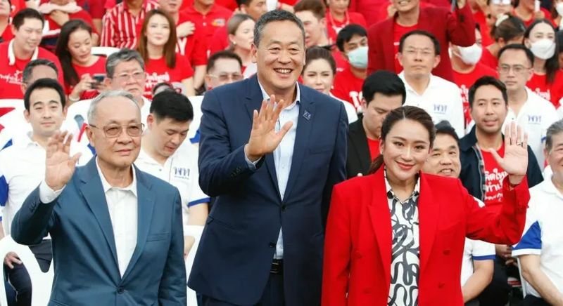 Die „Ultra-Populistische“ Kampagne der Pheu Thai Partei könnte wahrscheinlich die wirtschaftlichen Bedingungen des verschuldeten Landes verschlechtern und die Hoffnungen der Partei auf einen Erdrutschsieg bei den Parlamentswahlen am 14. Mai nach hinten losgehen, sagte ein bekannter Akademiker am Donnerstag (6. April).
